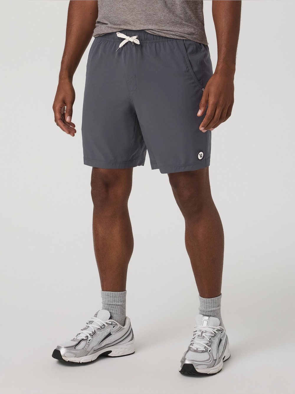 Men’s Vuori Kore Short Unlined 7” Charcoal